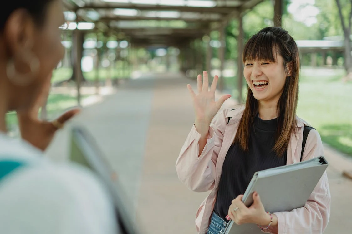 How to Structure an Introduction About Yourself in English